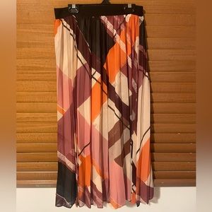Patterned midi skirt